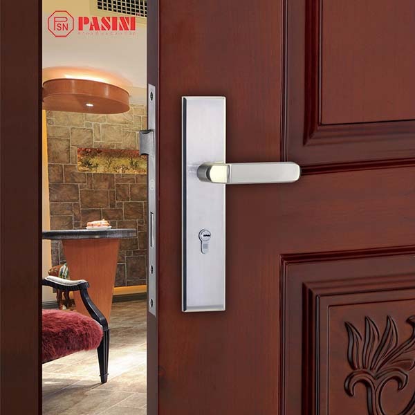 Một trong khóa cửa nhà được ưa chuộng đó là khóa cửa dạng tay gạt